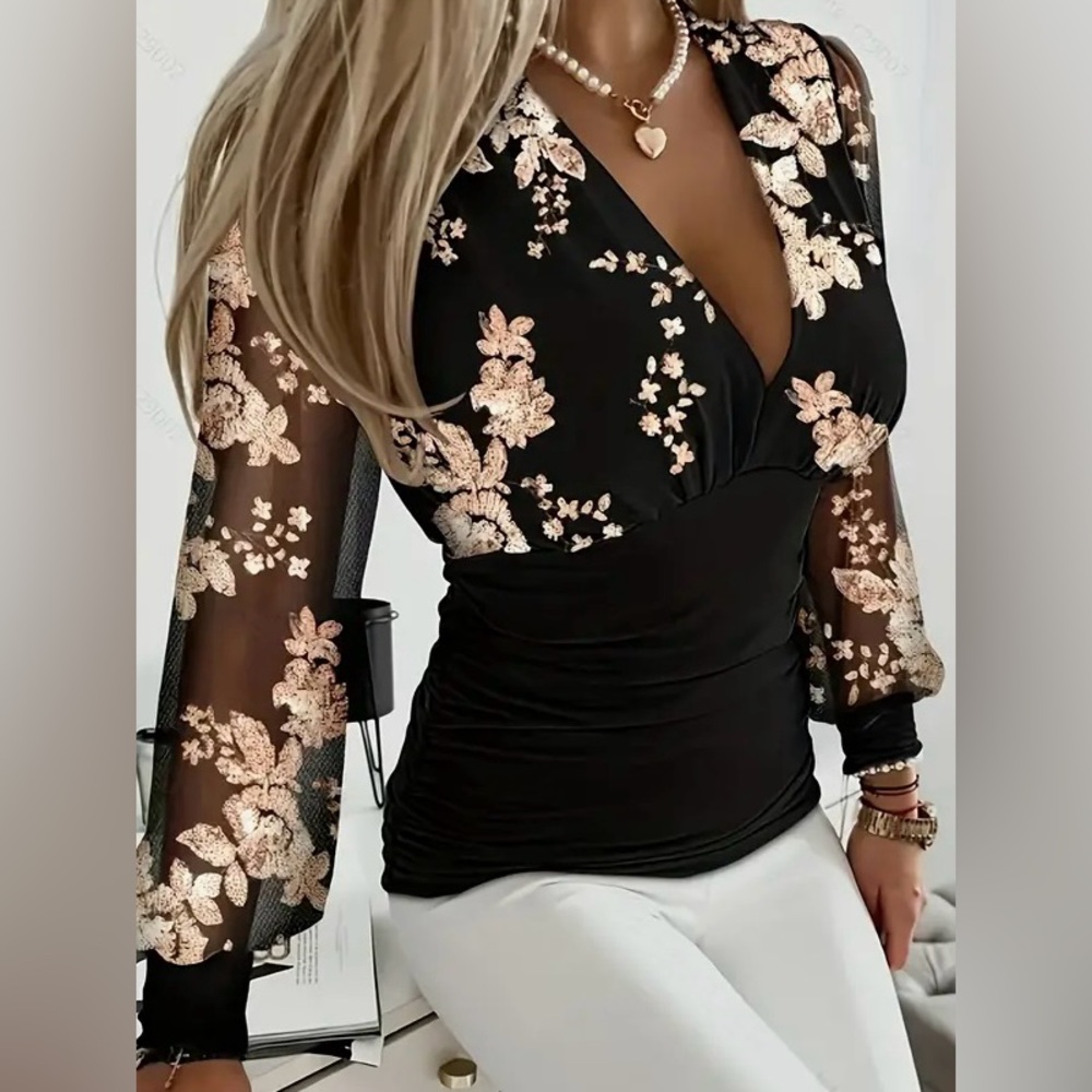 Gorgeous ladies top size XL never worn just washed